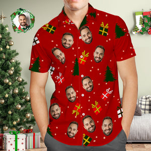 Benutzerdefiniertes Gesicht Herren-hawaii-hemd, Personalisiertes Foto, Rote Hawaii-hemden, Weihnachtsbaum Und Geschenke, Frohe Weihnachten - DePhotoBoxer