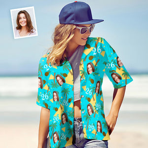 Benutzerdefinierte Mehrfarbige Gesicht Und Zahlen Hawaii-shirt Kokosnussbaum Und Ananas Geburtstagsgeschenk Für Frauen - DePhotoBoxer